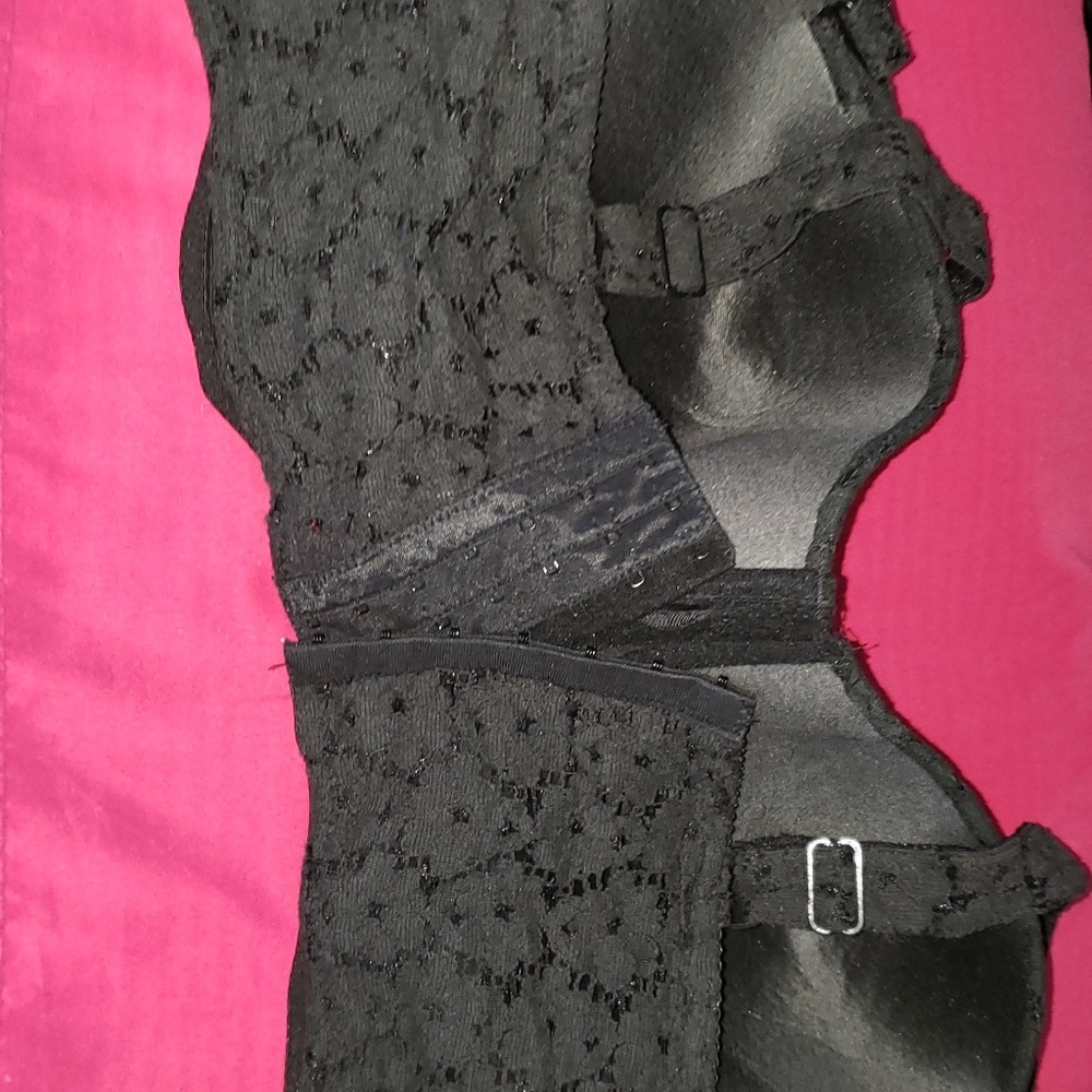Black bra - Picture 3 of 3